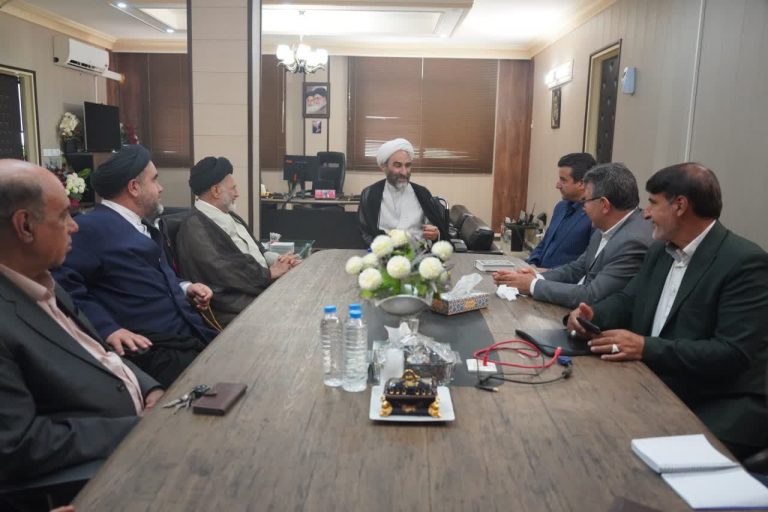 مدیر عامل گاز لرستان در دیدار آیت الله مبلغی؛مجموعه شرکت گاز با تلاش شبانه روزی توانسته اند در نقطه قابل قبولی از حیث خدمات گازرسانی و رفاه مردم شریف استان قرار بگیرند