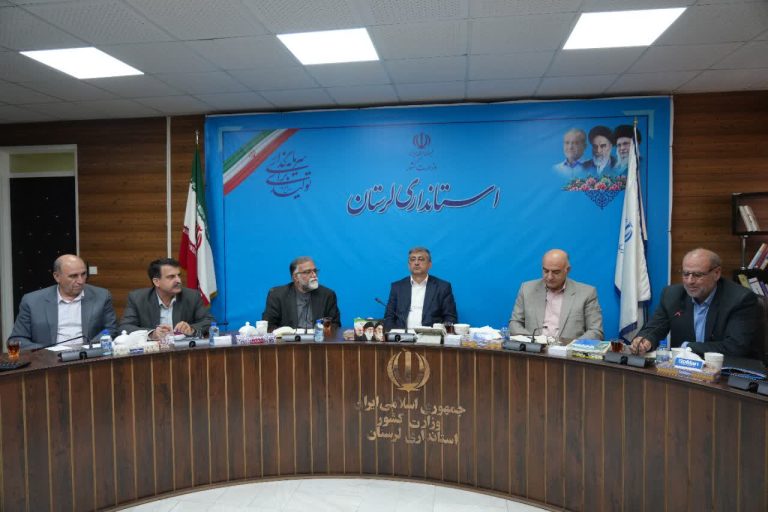 استاندار لرستان؛حضور فرمانداران در بین مردم پررنگ تر و تاثیرگذارتر باشد