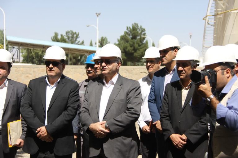 فرماندار بروجرد خبر داد:  بهره برداری از پست برق و نیروگاه خورشیدی ۸۳ کیلوواتی بروجرد