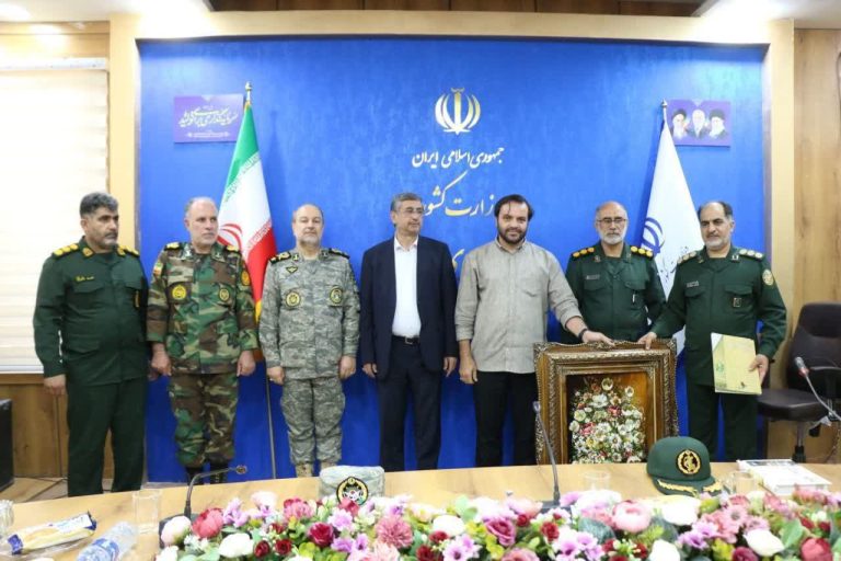 استاندار لرستان:   رزم رزمندگان لرستان مایه فخر و مباهات است/ ضرورت معرفی واقعیت های جنگ به نسل جوان 