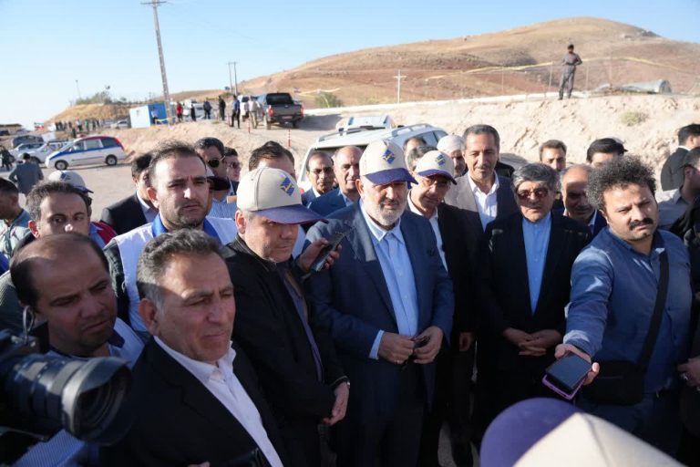 لرستان نماد شکوه و پایمردی ایران اسلامی در جنگ ۱۲ روزه بوده است./۱۳۰ روستای لرستان آبرسانی می شود