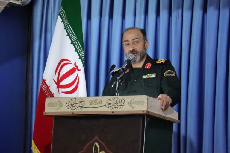 نیروی انتظامی لباس سبز خود را کفن می‌داند و با روحیه شهادت‌طلبی، پاسدار عزت و آرامش ملت خواهد بود.