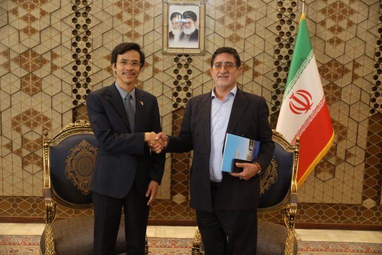 کاظمی در دیدار سفیر جمهوری سوسیالیستی ویتنام مطرح کرد؛  بهره‌گیری از ظرفیت پارلمان‌ها برای گسترش مناسبات اقتصادی و تجاری